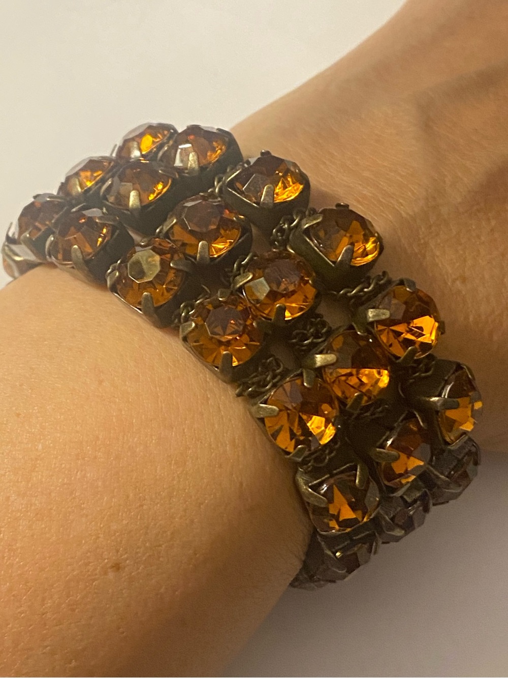 Vtg 1950-1960s 3 Rows Sparkling Topas / Amber Color Rhinestones Good-Tone Metal